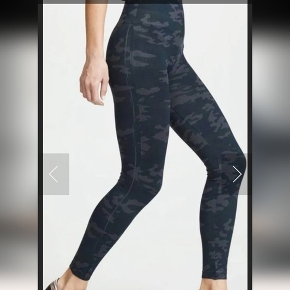 Spanx Seamless Black Grey Camo High Rise Leggings, sz Medium - Picture 1 of 13
